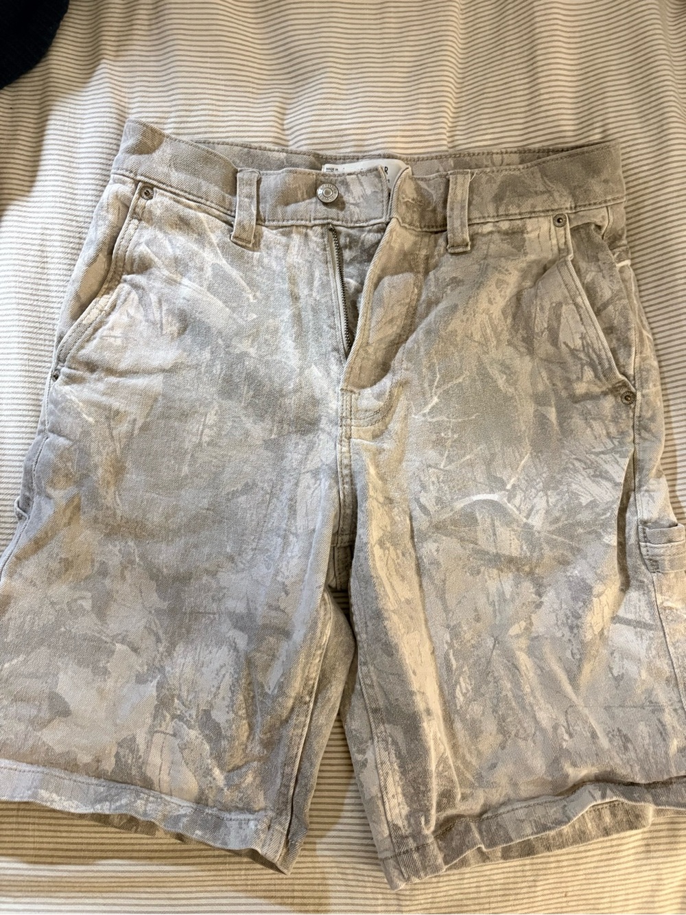Hollister Men's Light Camo Shorts